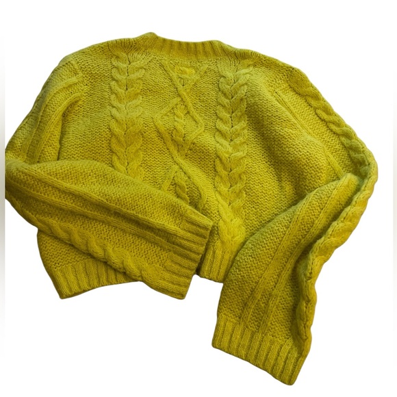 Mother Women Yellow Extended Sleeve Crop Cable Pullover Sweater - Picture 7 of 10